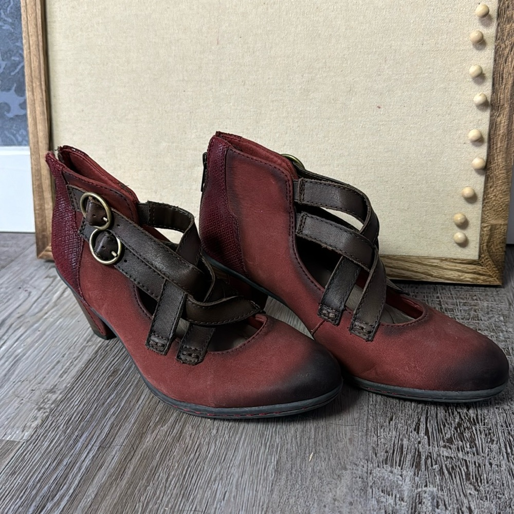Earth Amber Brick Leather Ankle Boots Size 6
